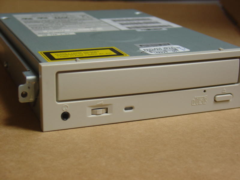 Compaq 4X Internal 50 Pin SCSI CD-Rom Drive