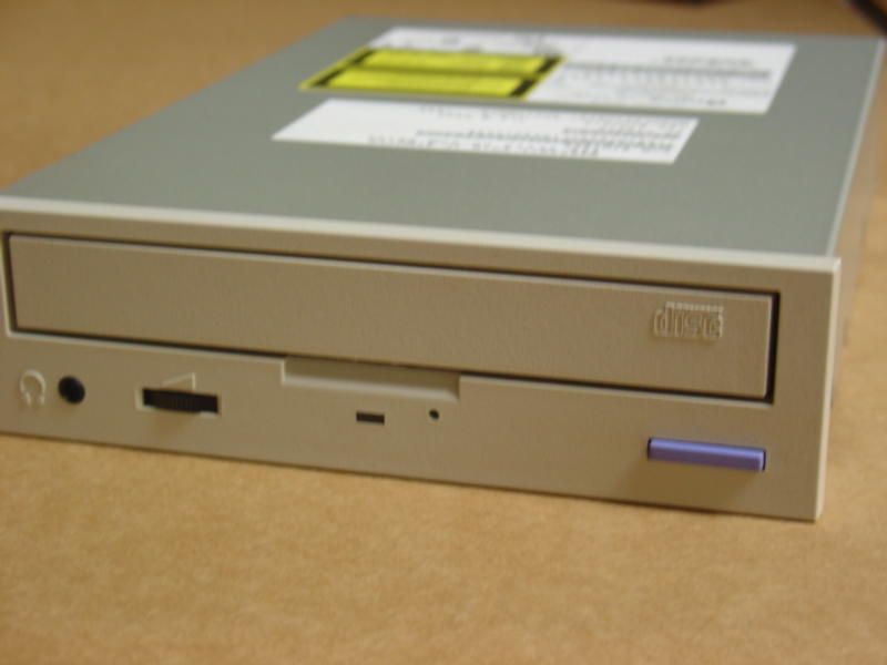 IBM 32X SCSI-2 50 Pin Internal Desktop CD-Rom Drive