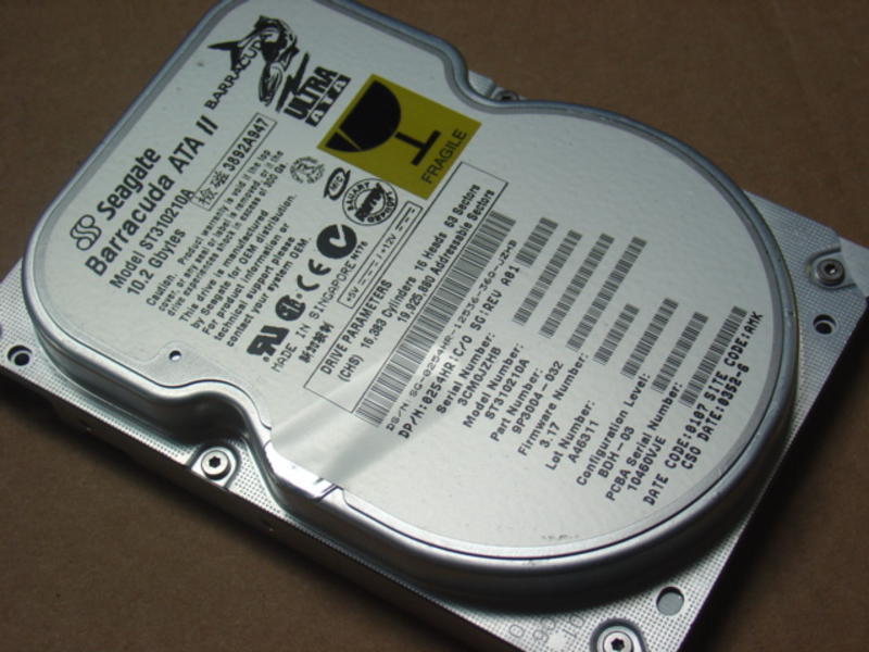 Seagate 9P3004-032 10.2GB 7200RPM 3.5-Inch 2MB Ultra ATA/66 ( IDE/EIDE) Hard Drive