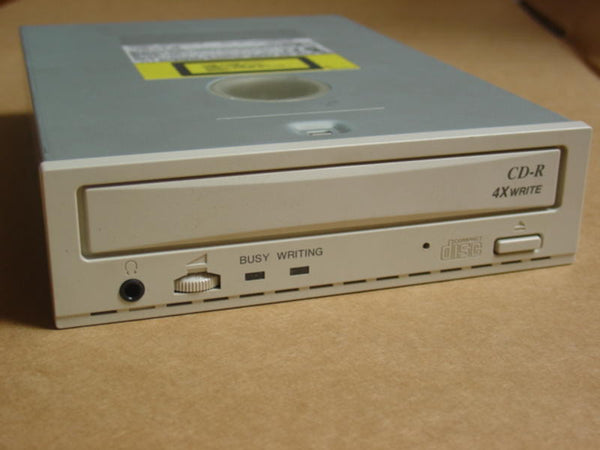 Matsushita CW-7502-B 4X Internal 50 Pin SCSI-2 Desktop CD-Rom Drive