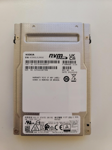 Kioxia KCD6XLUL960G CD6-R 960GB 2.5-Inch PCIe4.0 NVMe Solid State Drive
