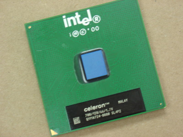 Intel Celeron 700MHz 66Mhz 128Kb Cache 1.7V Soc. 370 Pin FC-PGA