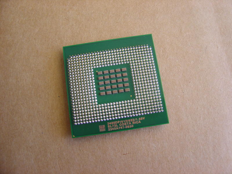 Intel Xeon 2.4GHz 533MHz 512Kb Cache 1.5V Soc. 604 Pin INT-mPGA