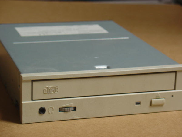 Toshiba XM-6102B 24X Internal IDE / ATAPI 5.25" CD-ROM Drive