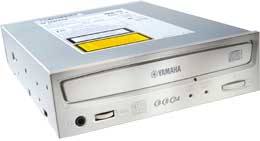 Yamaha CRW8424E 24x IDE-Interface 5.28-Inch Internal Beige CD-RW Drive