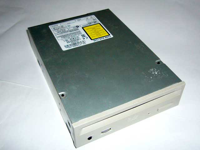 Pioneer DVD-104S 10x IDE DVD/ CD-ROM Drive