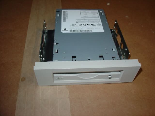IOMEGA Z250ATAPI 250MB Internal IDE/ ATAPI 3.5