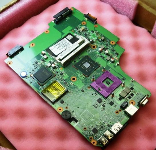 Toshiba V000185030 Satellite L505 L500 Motherboard