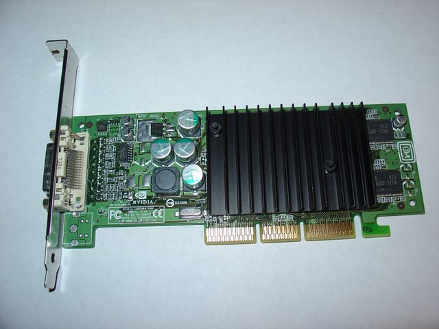 Dell F1810 / 0F1810 NVidia GeForce FX5200 128MB DDR AGP 8X Dual DVI Video Card