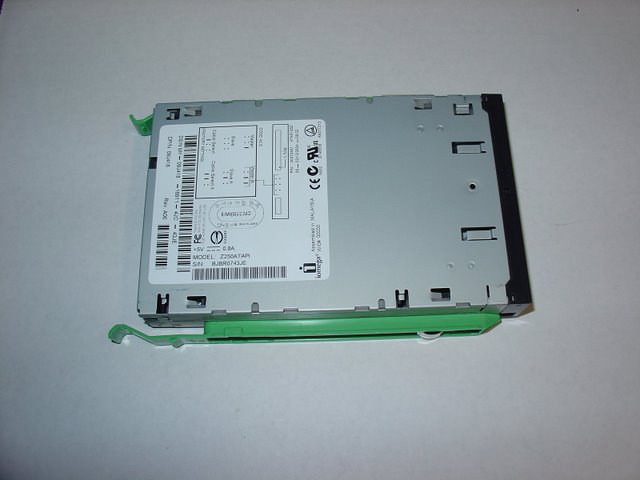 Dell 9J418 / 09J418 250MB Internal IDE/ ATAPI 3.5" Zip Drive