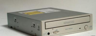 Kenwood UCR-402 42x IDE/ATAPI Internal CD ROM Drive