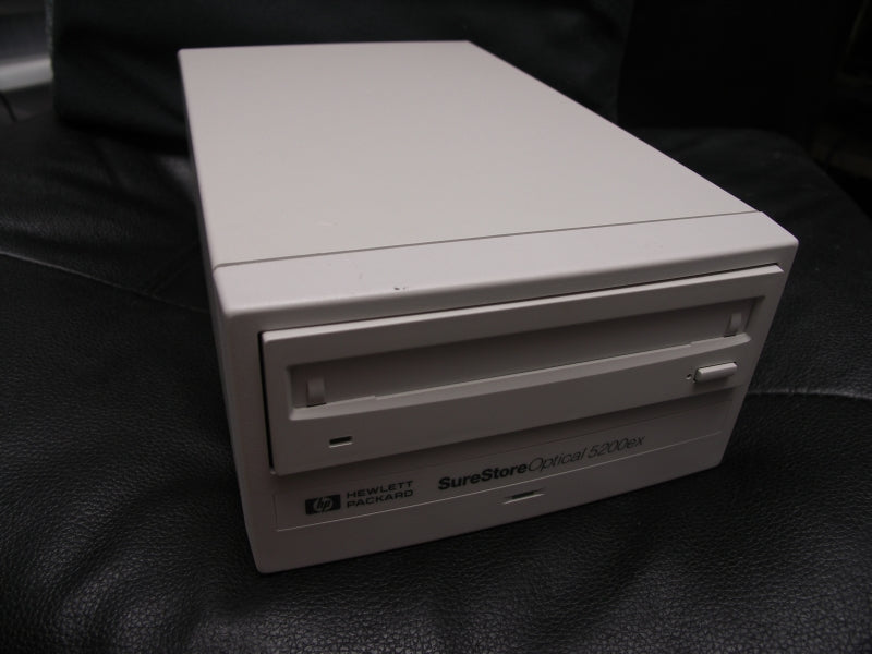 Hewlett Packard StorageWORKS SURESTORE 5200EX C1114J 5.2GB SCSI External Magneto Optical Drive