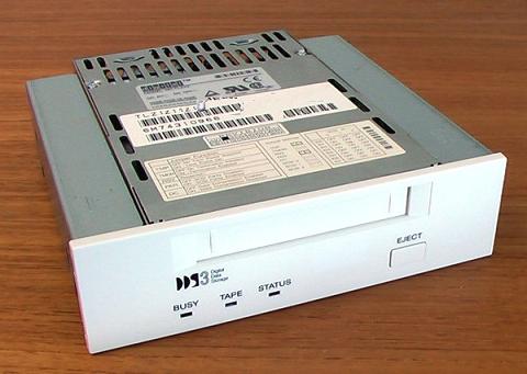 DEC TLZ10-AB 12GB / 24GB DDS-3 SCSI Internal Tape Drive