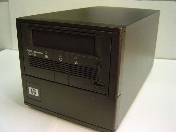 HP StorageWorks E TR-S23BA-CM 160GB / 320GB LVD / SE SCSI External Tape Drive