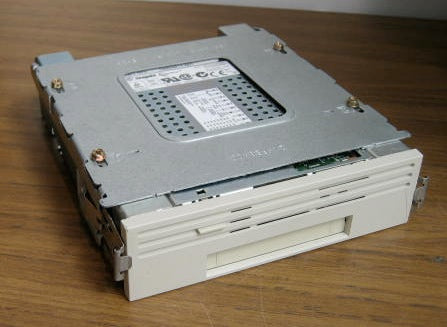 Seagate STD124000N Scorpio DAT 12GB/24GB DDS-3 SCSI/SE Tape Drive