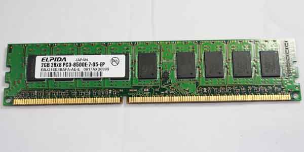 ELPIDA F626D 2GB PC3-8500 DDR3 1066MHZ ECC UNBUFFURed Memory Module