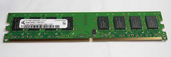 QIMONDA HYS64T256020EU-2.5-C2 PC2-6400 2GB DDR2 800 UDIMM Memory Module