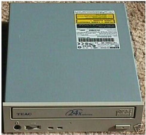 TEAC CD-E524E / 19770860-30 24X10X40 IDE 5.25" CD-RW Drive